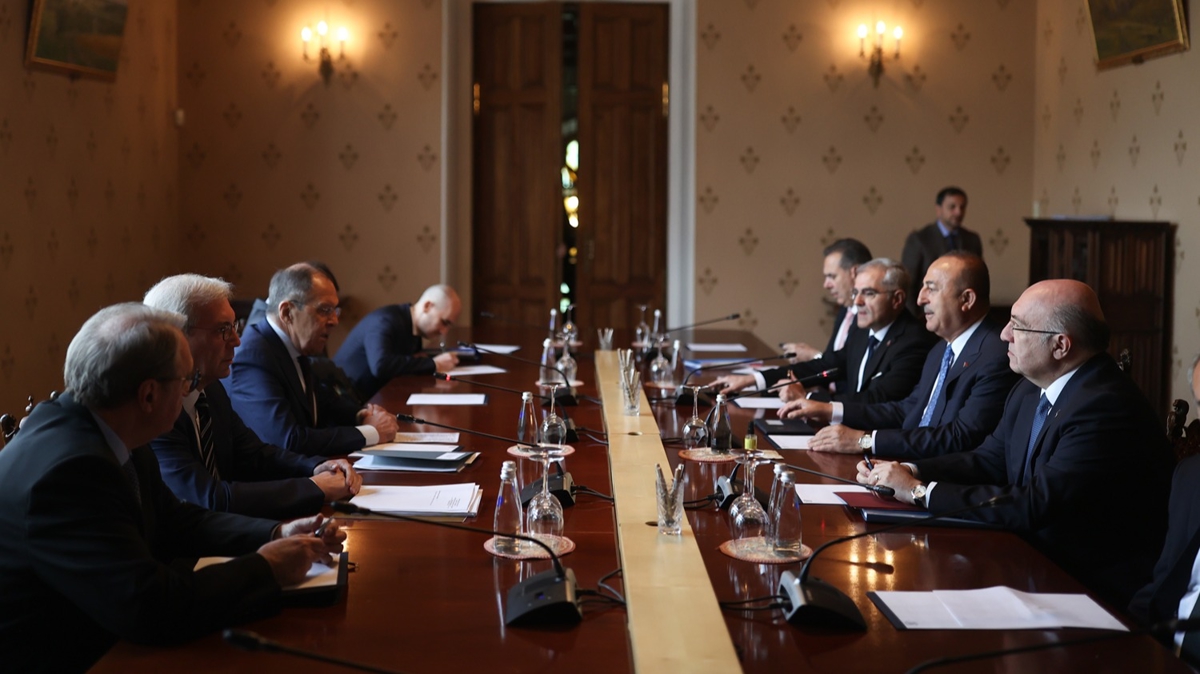Bakan avuolu, Rus mevkidayla grt