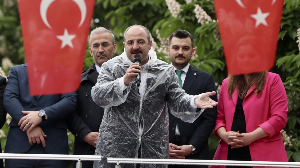 Bakan Varank: Onlara aldr etmeyeceiz, yolumuza bakacaz!