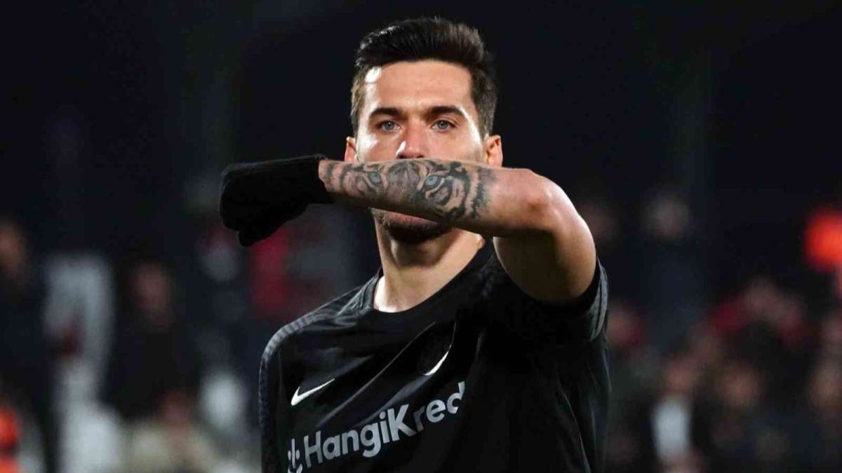 Umut Nayir'den Beikta aklamas