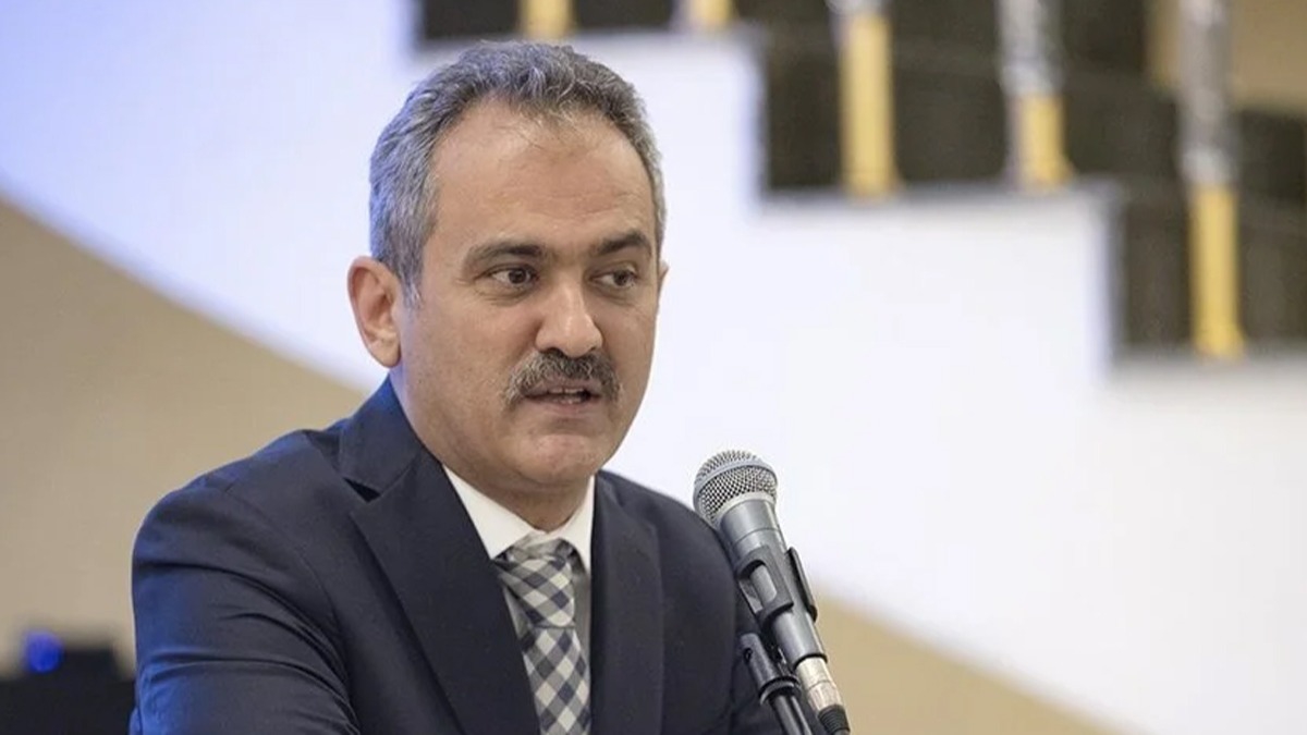 Bakan zer aklad: Uzman retmenlikte kdem art dyor