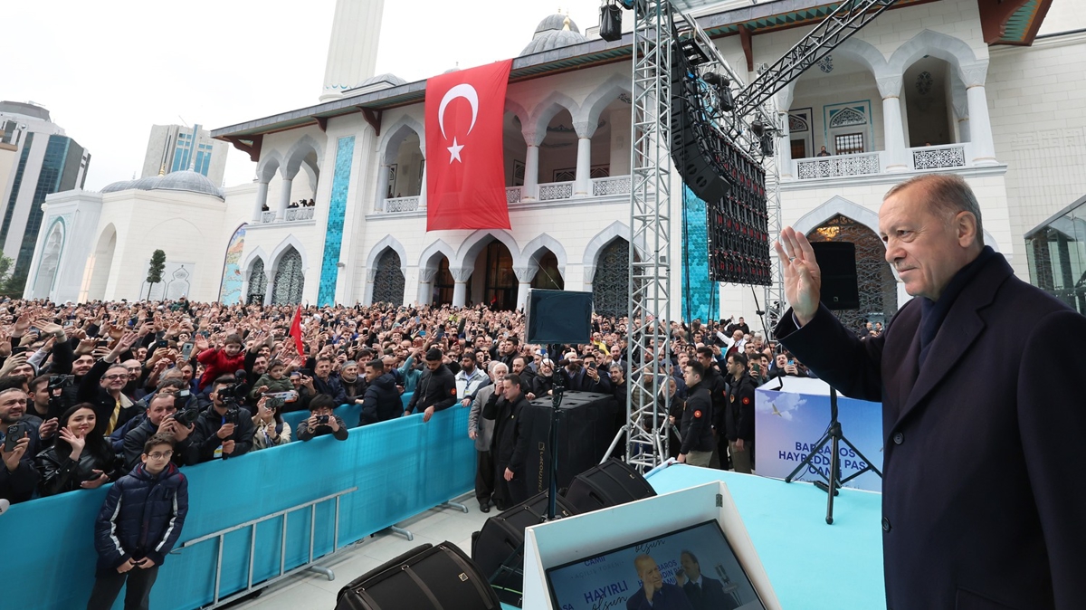 Barbaros Hayrettin Paa Camisi ald... Bakan Erdoan: 20 bin kii ayn anda ibadet edebilecek