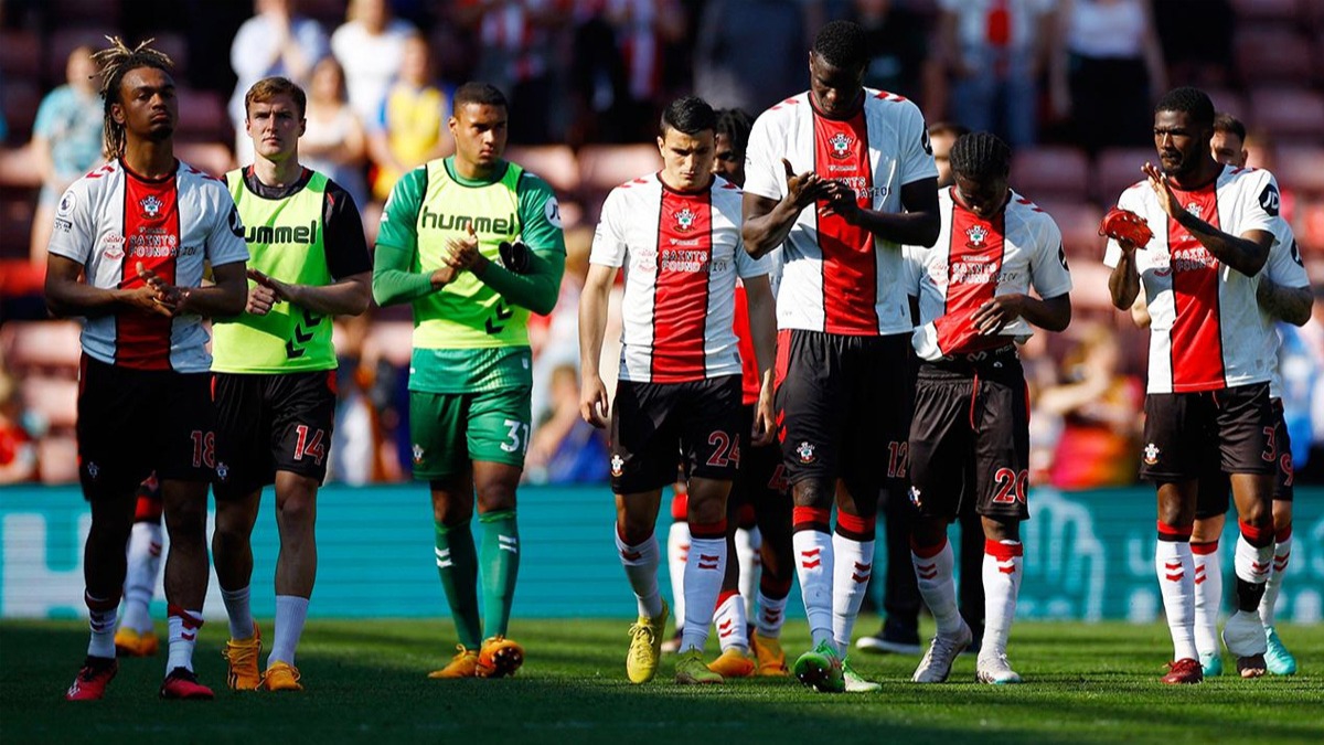 Southampton, Premier Lig'e veda eden ilk takm oldu