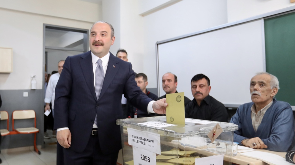 Bakan Varank'tan vatandalara ar: Oylarna sahip ksnlar