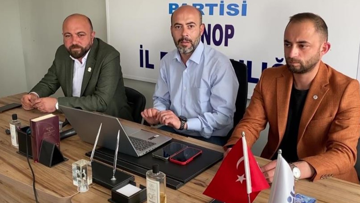 Oy saym srerken topluca istifa ettiler: Genel bakanmz bizi yar yolda brakt 