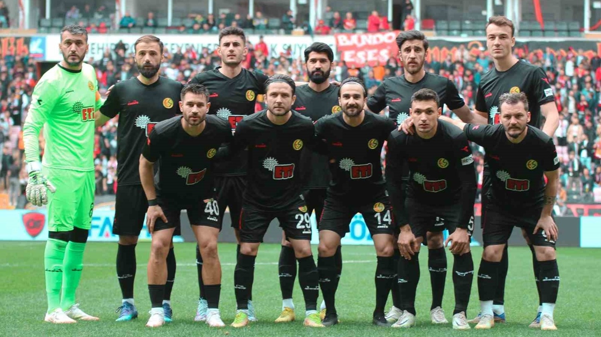 Eskiehirspor, son kez seyircisi nnde