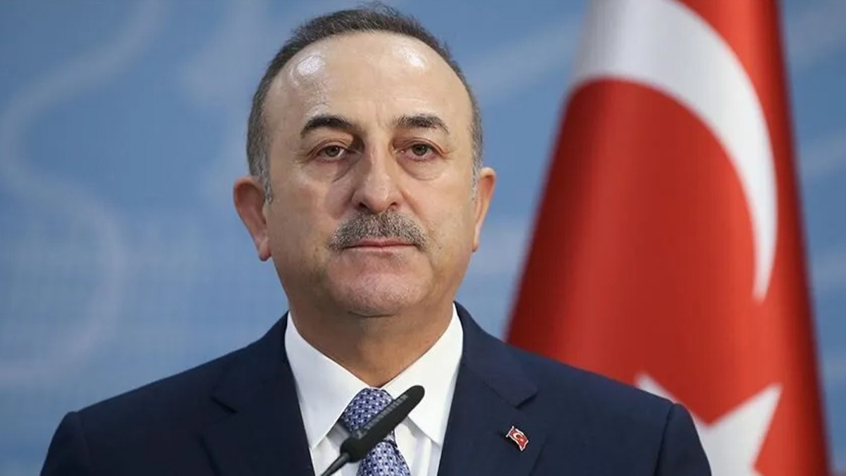Almanya'da Trk acenteye kundaklama giriimi... Bakan avuolu'ndan ok sert tepki