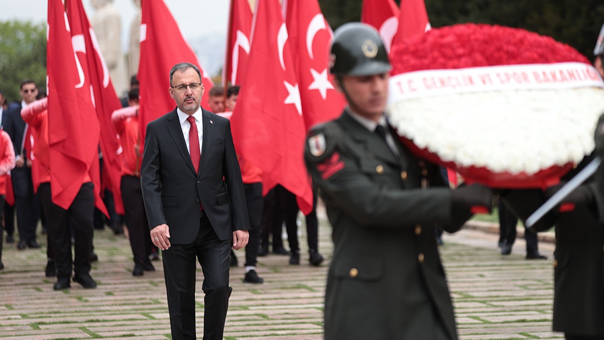Bakan Kasapolu ve beraberindeki heyet Antkabir'i ziyaret etti