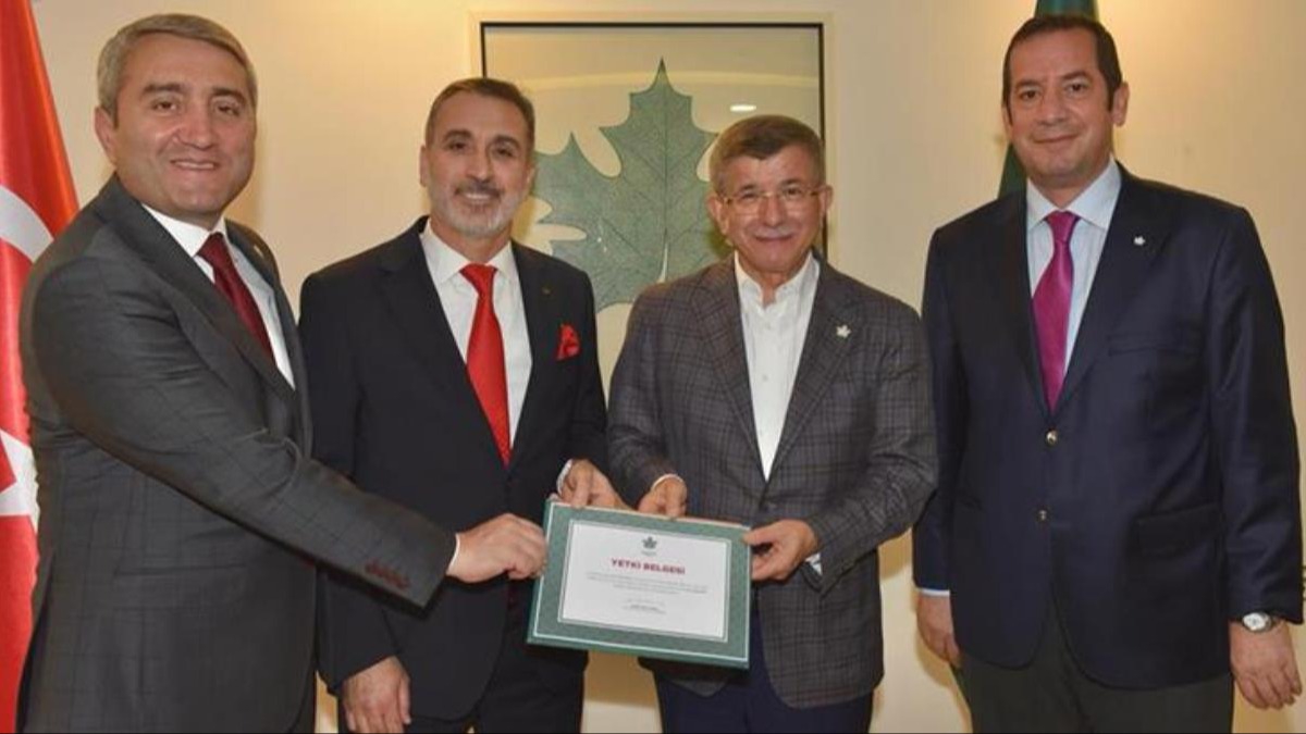 Gelecek Partisi'nde deprem! Veysi Akay istifa etti
