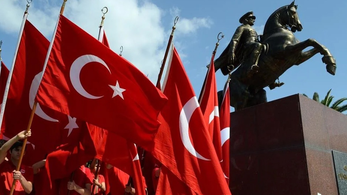 Siyasilerden 19 Mays Atatrk' Anma, Genlik ve Spor Bayram mesajlar