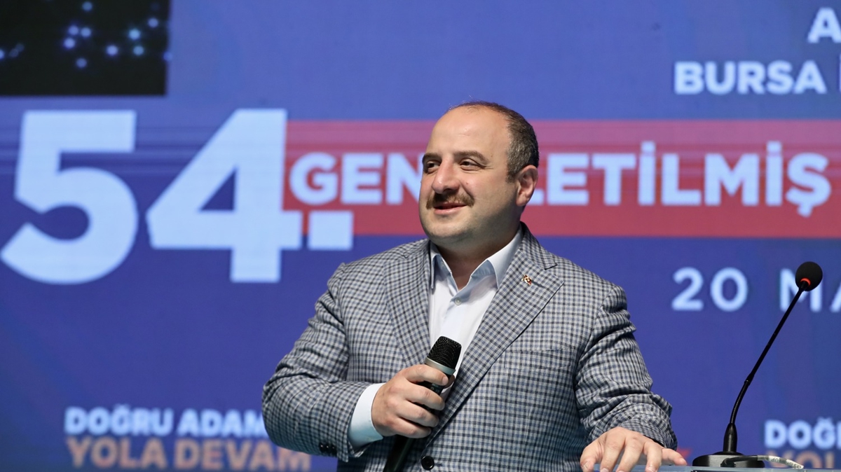 Bakan Varank: 11 seimi kaybetmi, halen 'ben istifa edeceim' demiyor