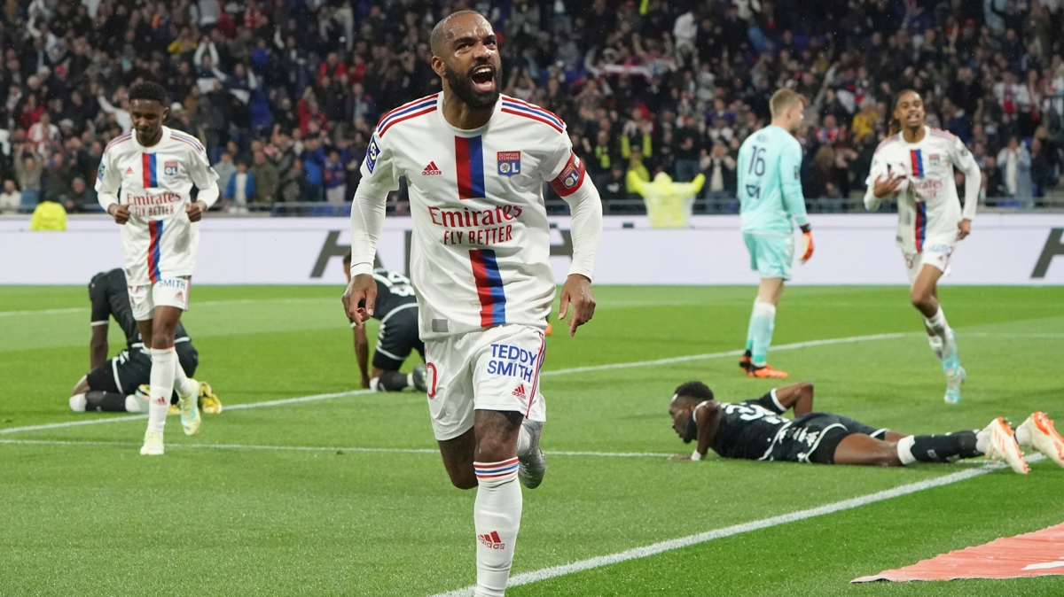 Lyon 3 puan 3 golle ald