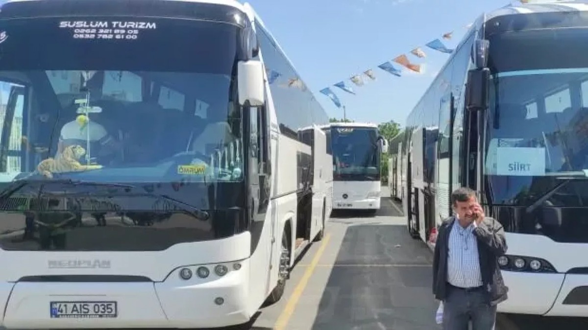 Oy kullanmak isteyenlere AK Parti'den cretsiz gidi-dn ulam destei