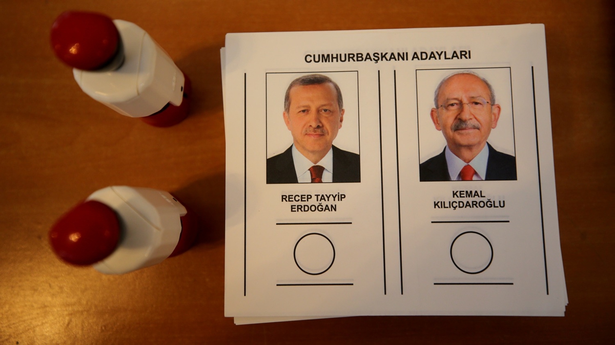 Yurt dışı ve gümrüklerde oy verme işlemi başladı