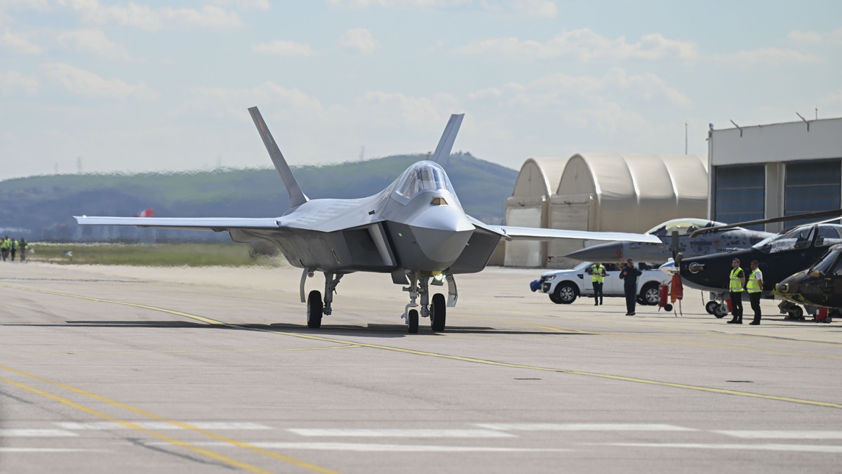 ABD'den F-35 dilenen Yunanistan, KAAN' takibe ald! 5. nesil sava uamz ses getirdi