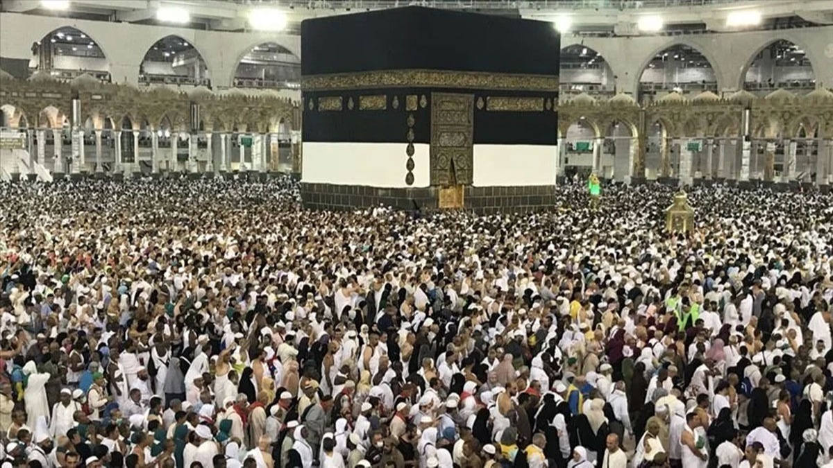  ilk hac kafilesi Suudi Arabistan'a ulat