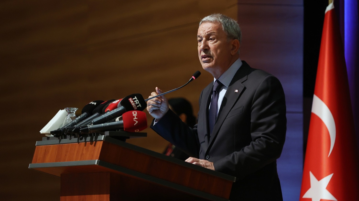 Bakan Akar sert kt:  Bu gerekten byk bir ahlakszlk, terbiyesizlik