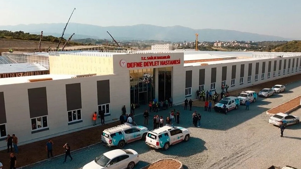 Defne Devlet Hastanesi'nde ilk iki gnde 332 kiiye acil salk hizmeti verildi 