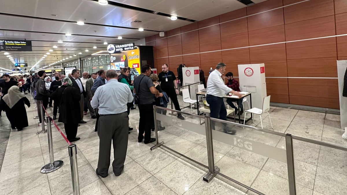 Yurt dışı ve gümrüklerde kullanılan oy sayısı 1 milyon 797 bin 463'e ulaştı
