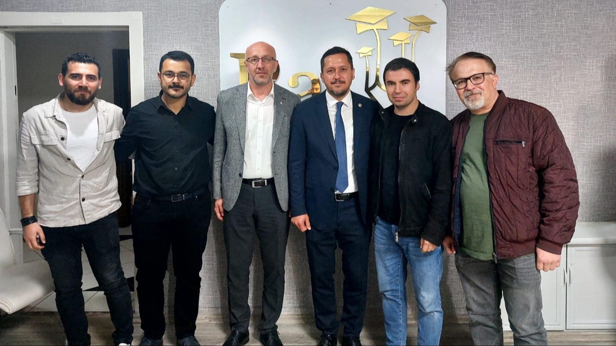 Zafer Partisi'nde mit zda depremi! stifa edip AK Parti'ye katldlar