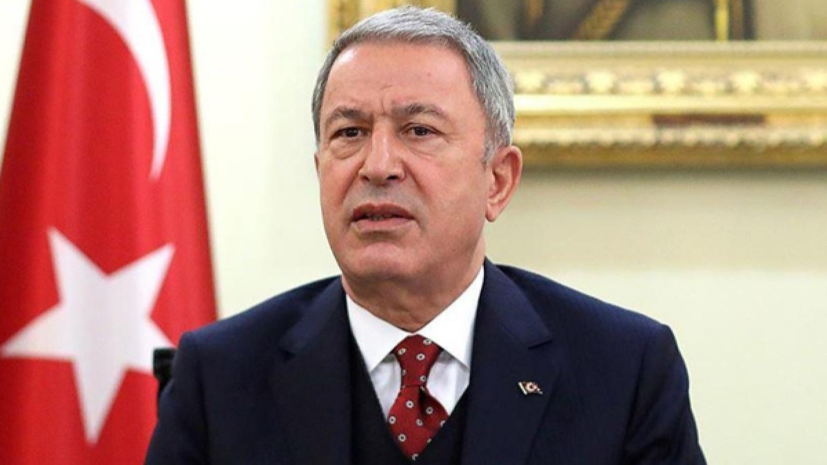 Bakan Akar: Eskiden Dou'da terrle urarken imdi petrol ile urayoruz