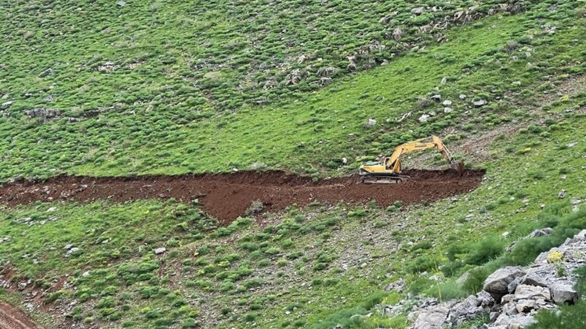 Uludere'de yayla yollar bir bir alyor