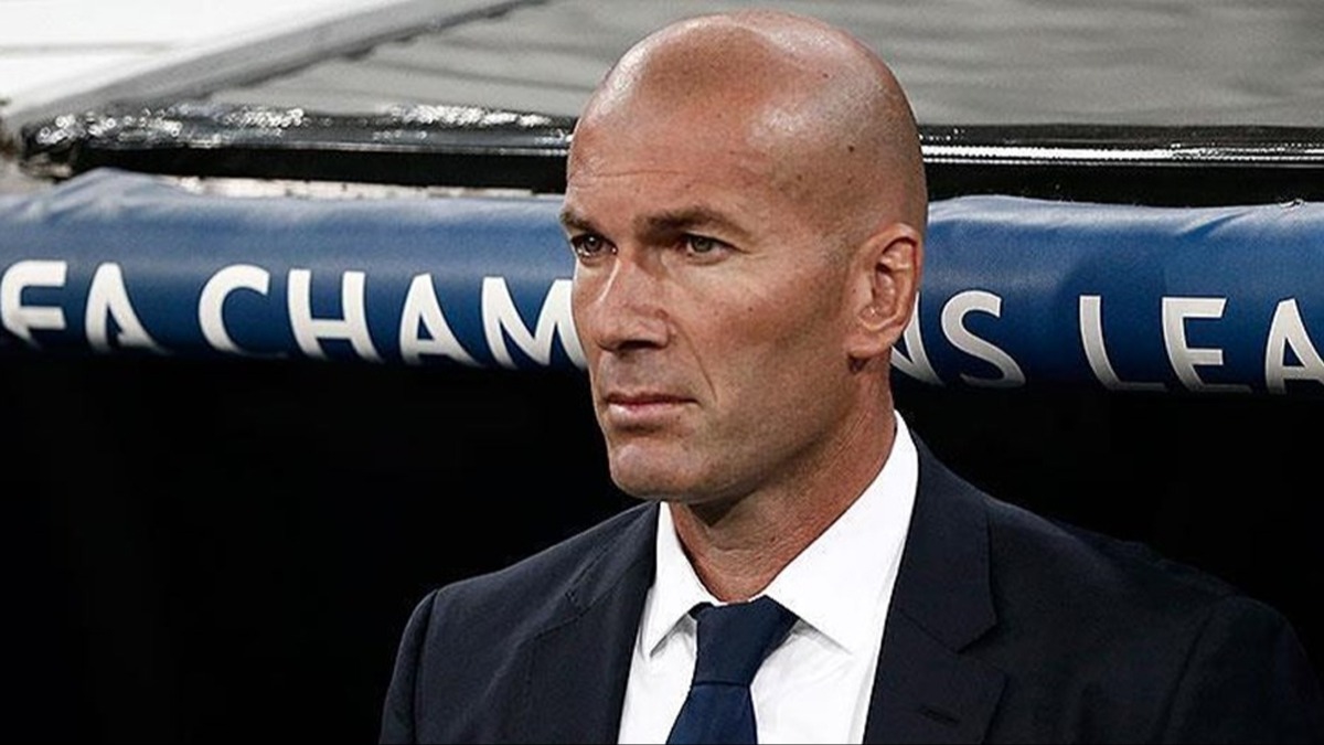 Zinedine Zidane 150 milyonluk teklifi ret etti