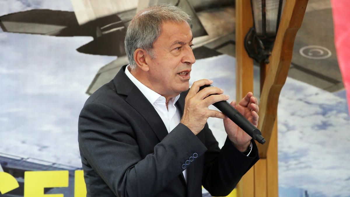 Bakan Akar: Mehmetik 'girilemez' denilen yerlere girdi, ukurlara terristleri gmd