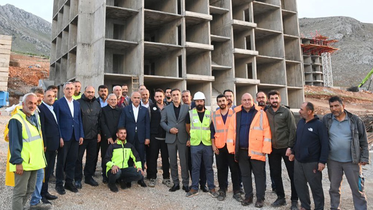 Bakan Kirici'den deprem konutlarna vg: Trkiye byle gl bir lke