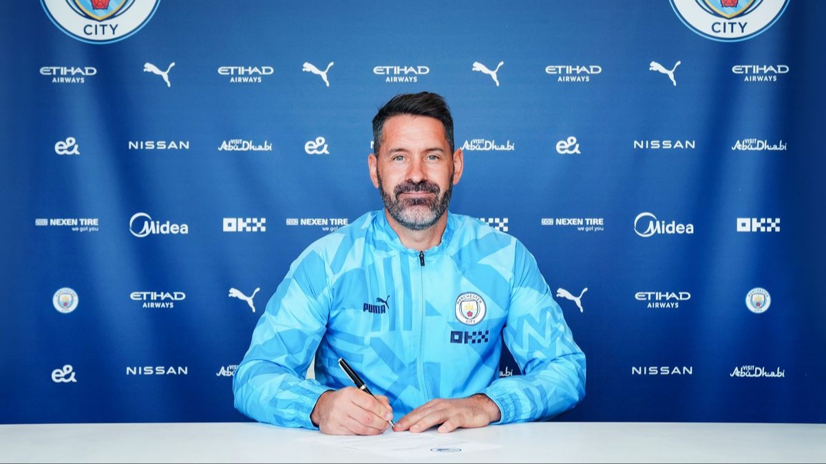Manchester City, Scatt Carson ile 1 yl daha devam edecek 