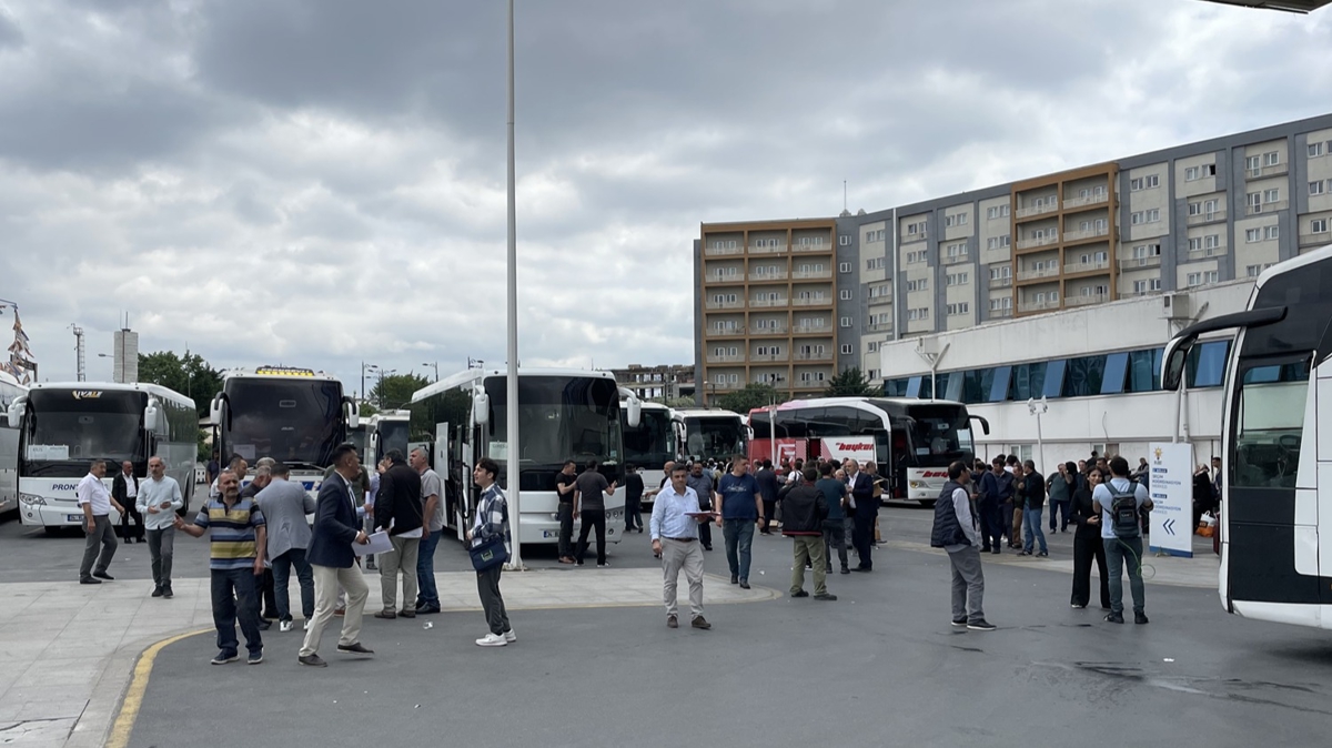 AK Parti'den stanbul dnda oy kullanacaklara cretsiz otobs seferi