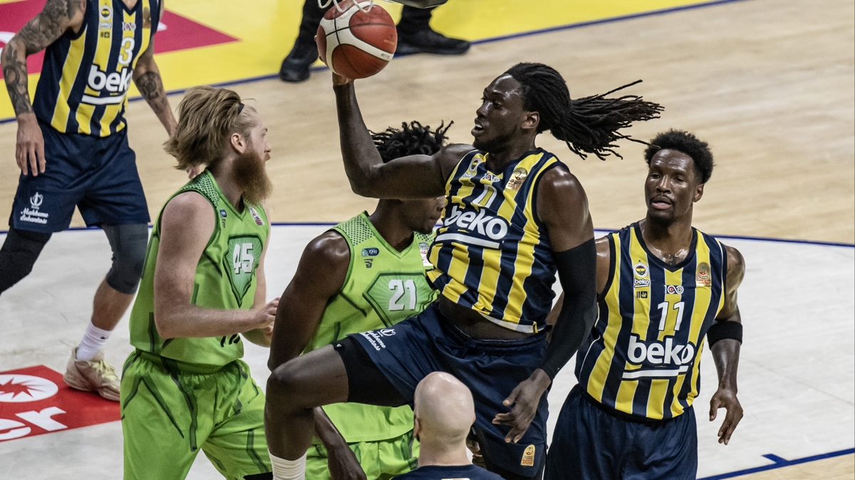 Fenerbahe Beko, TOFA' sahadan sildi