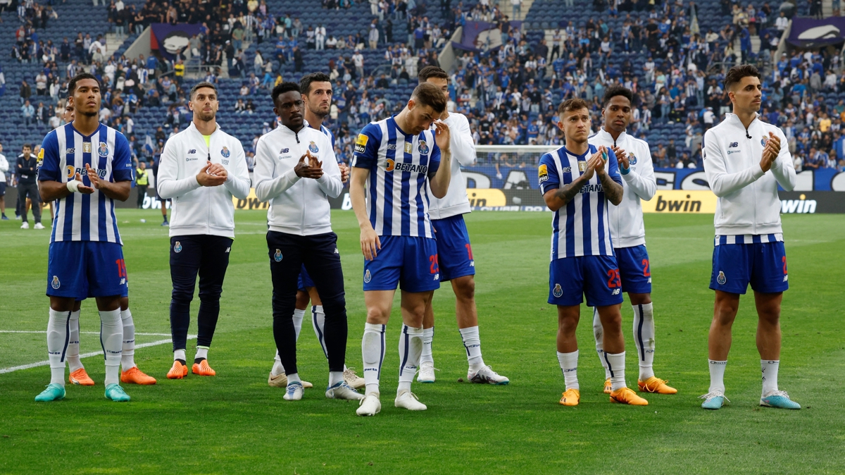 Porto ampiyonluu rakibine kaptrd!