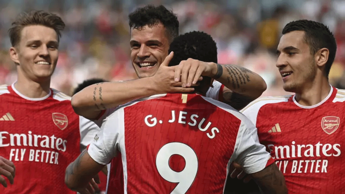 Arsenal ligi farkl bitirdi