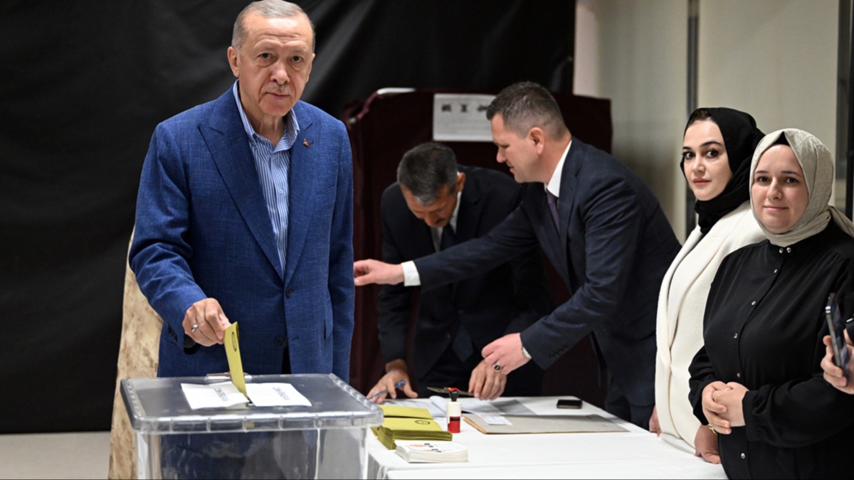 Cumhurbakan Erdoan oyunu kulland: Dnya tarihinde yzde 90'a varan katlml baka seim yok