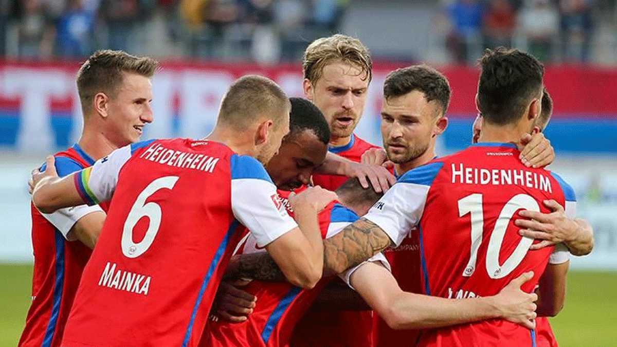 Heidenheim, son dakika golyle Bundesliga'ya ykseldi