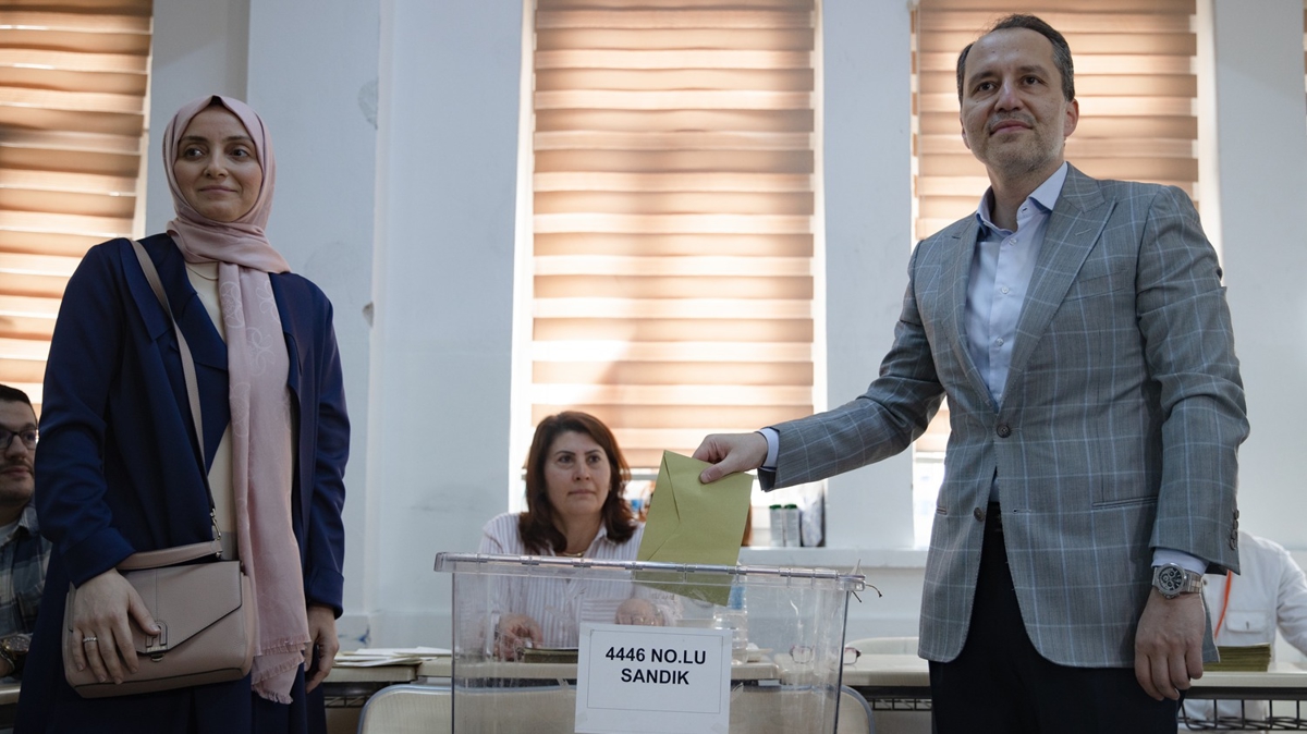 Yeniden Refah Lideri Erbakan oyunu kullandı