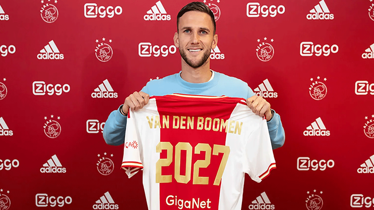 Ajax, Branco van den Boomen'i aklad!
