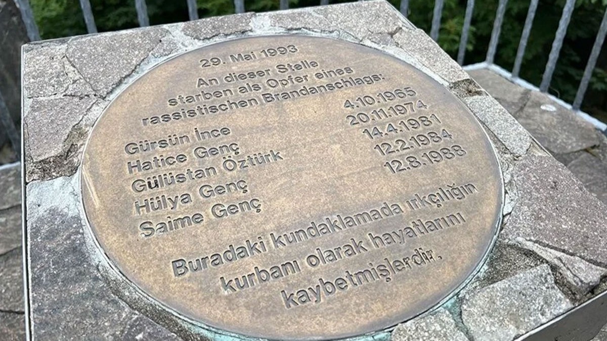 Almanya Babakan'ndan Solingen facias paylam: Kara bir gnd
