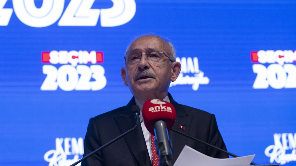 Bakan Varank'tan Kldarolu'na ar: stifa etsen mi artk