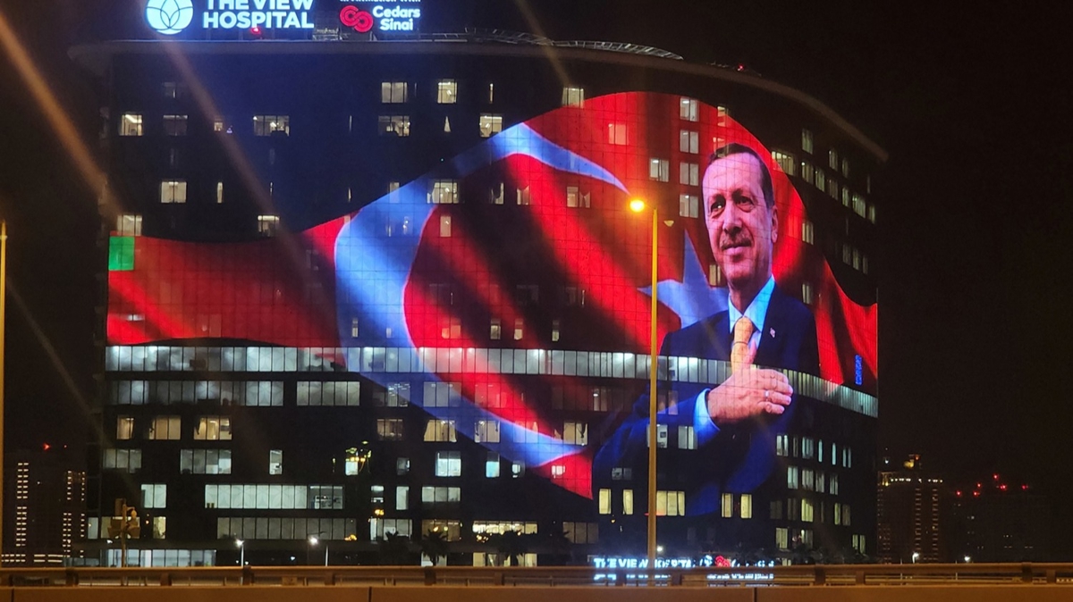 Cumhurbakan Erdoan'n zaferini byle kutladlar... Katar'da muhteem grnt 