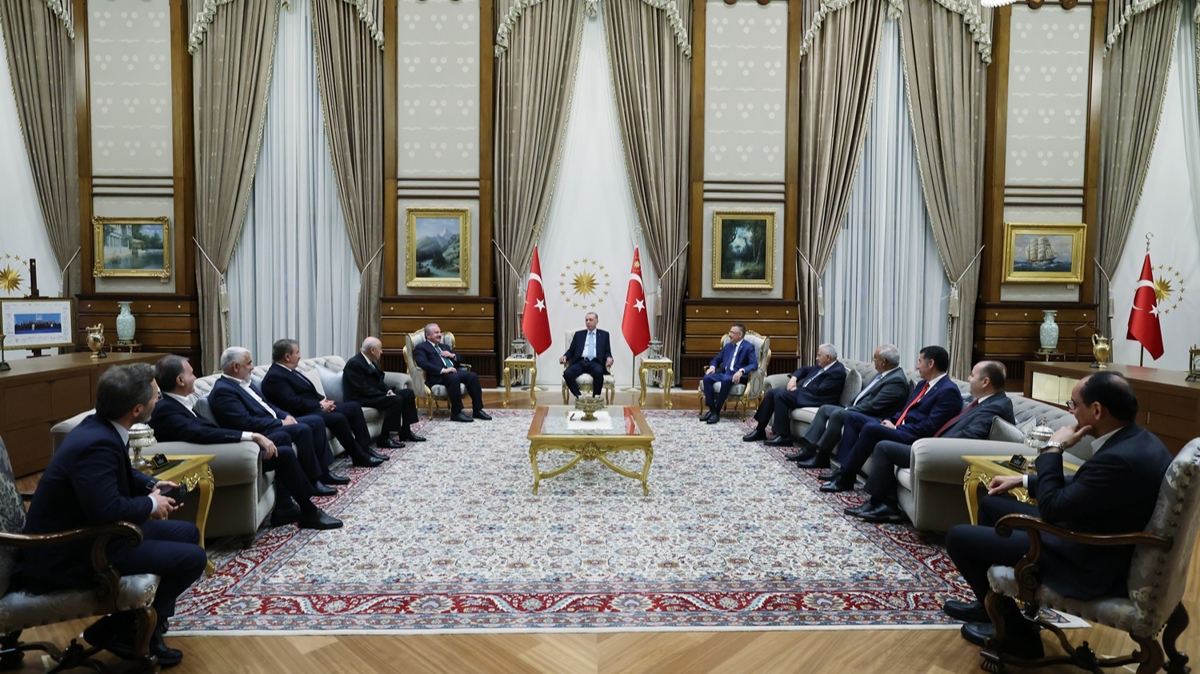 Cumhurbakanl Klliyesi'nde seim zaferi toplants