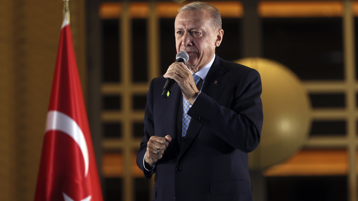 Mehmet Uum: Cumhurbakan Erdoan iin 13. Cumhurbakan olarak seilecek eklinde yaplan paylamlar hataldr