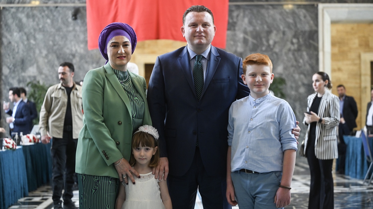 Milletvekilleri mazbatalarn alyor