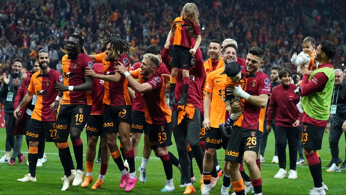 Şampiyonluk için geri sayım başladı! Galatasaray'da büyük heyecan