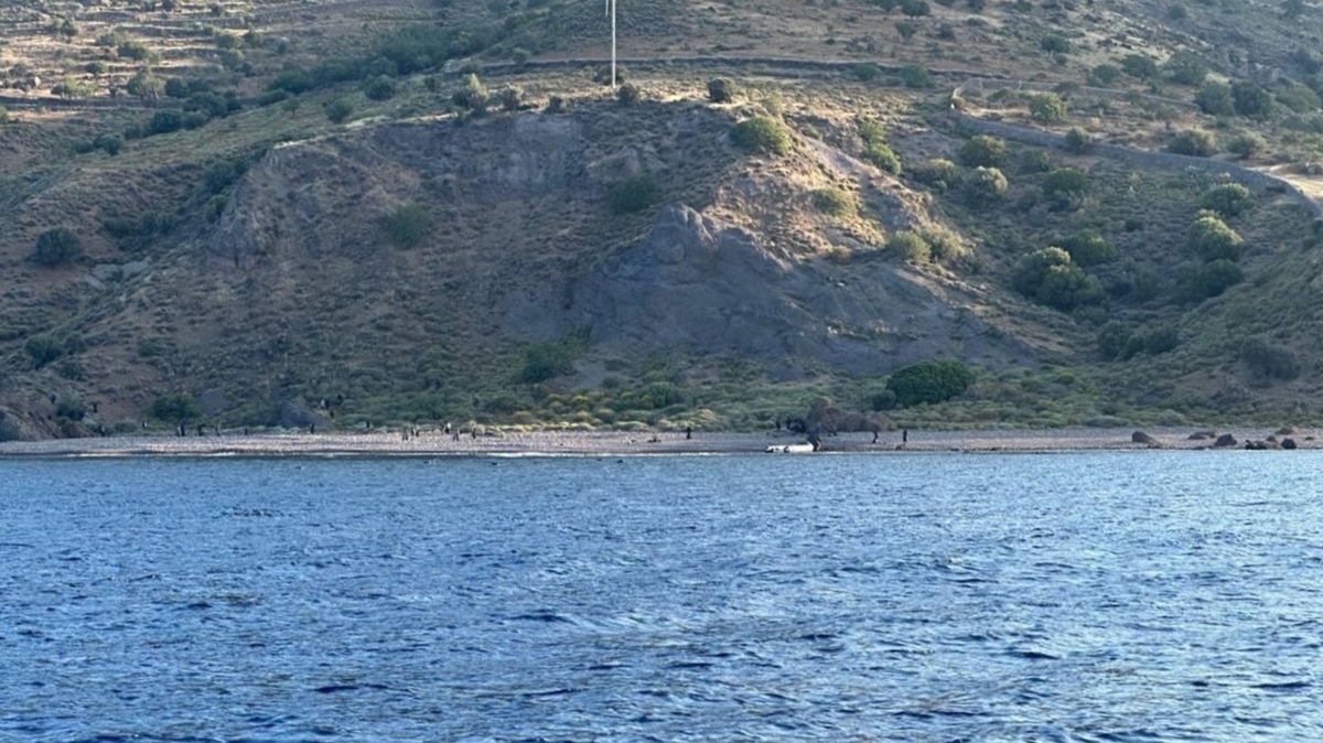 anakkale aklarnda Yunanistan unsurlarnca geri itilen 48 dzensiz gmen kurtarld