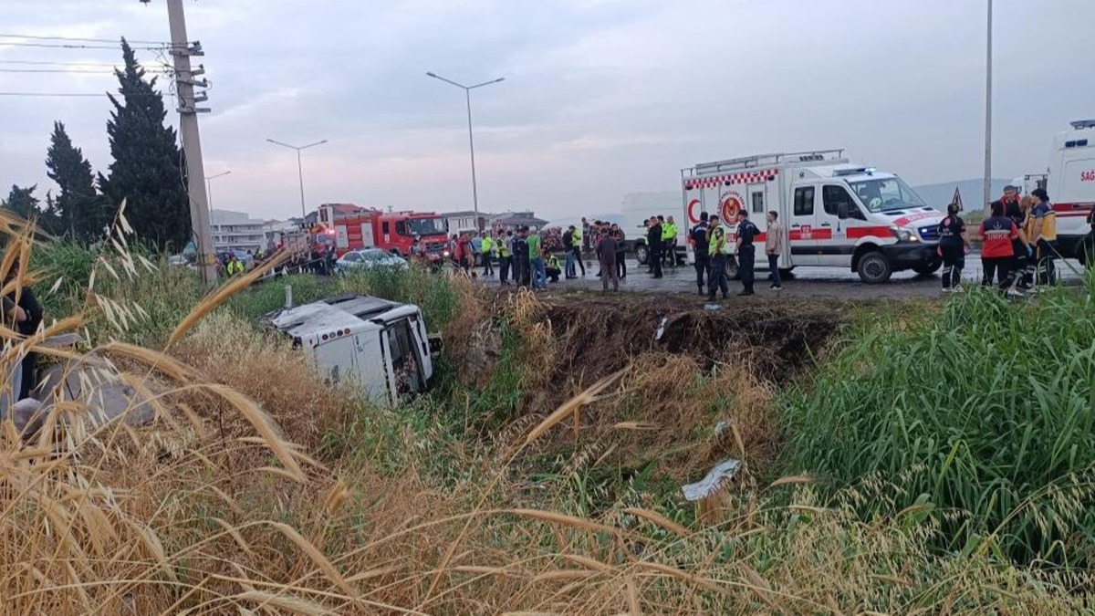 Bergama'da cezaevi nakil arac kaza yapt! 10'u asker 11 kii yaraland 
