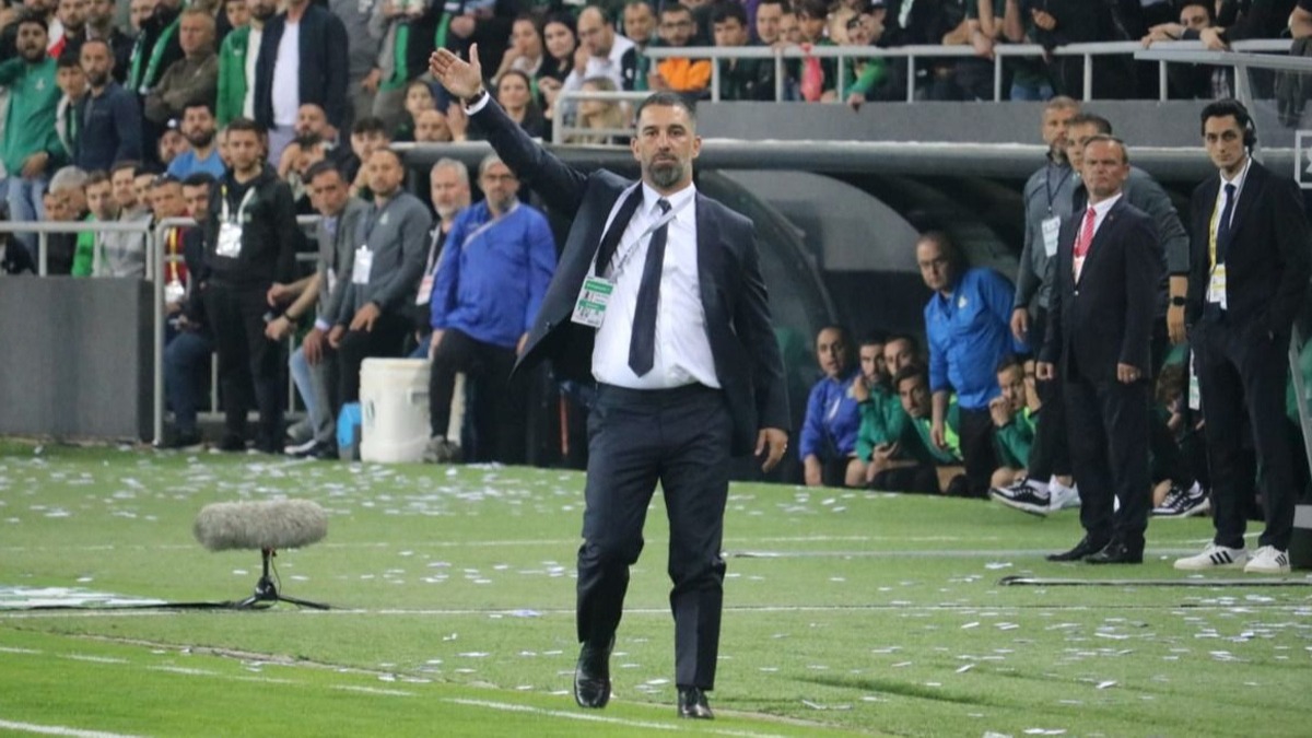 Arda Turan: Oyuncularmla gurur duyuyorum