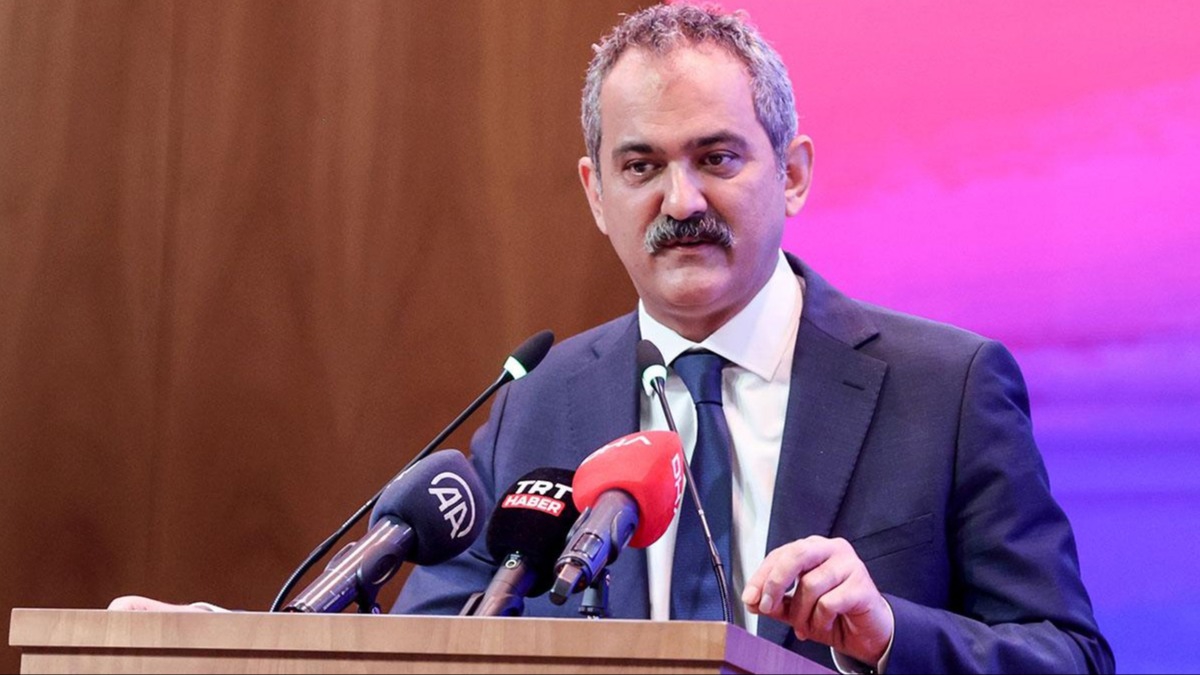 Bakan zer: ocuklarmzn eriemedii kitaplar artk okullarnda