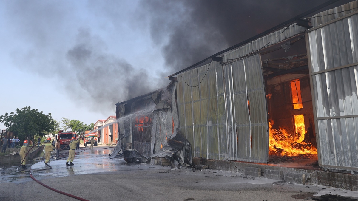 Edirne'de mobilya fabrikasnda yangn