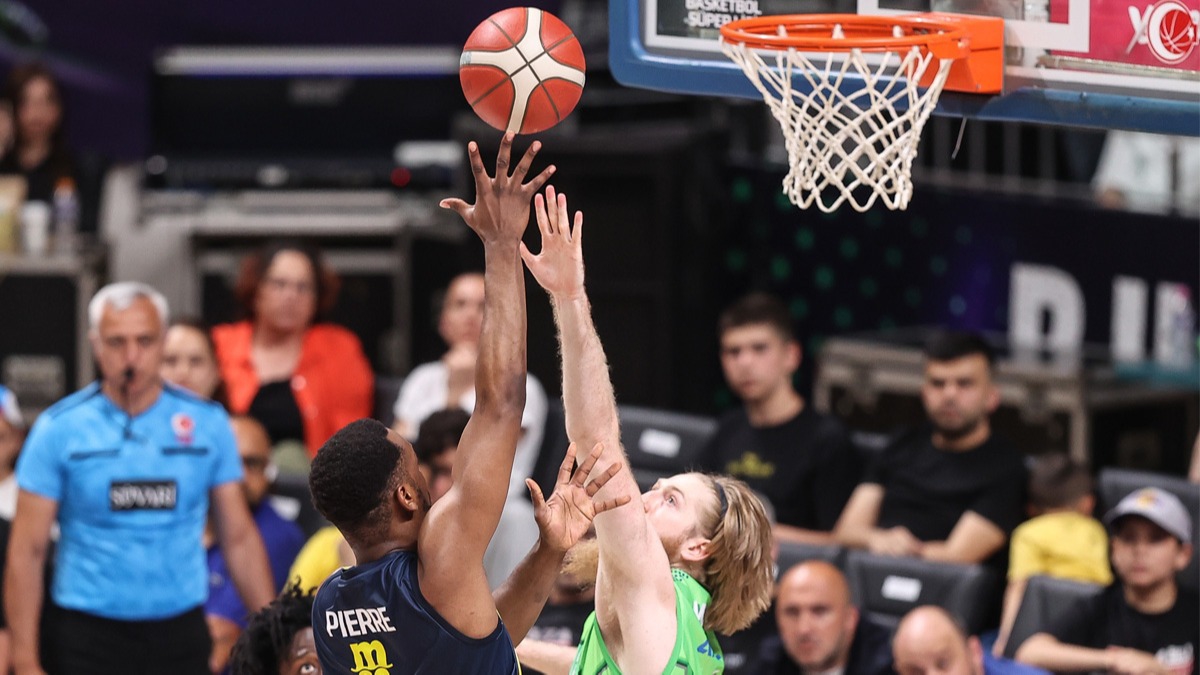 Fenerbahe Beko, yar finalde